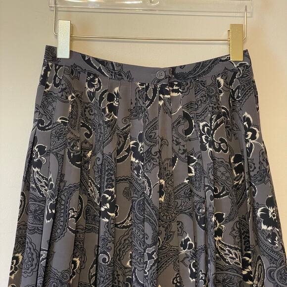 Vintage M mini skirt floral cottagecore pleated gray black white preppy fairy - Picture 6 of 7